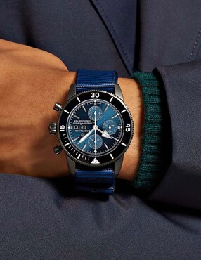 Reloj Breitling Superocean Heritage Chronograph 44 Outerknown para hombre M133132A1C1W1